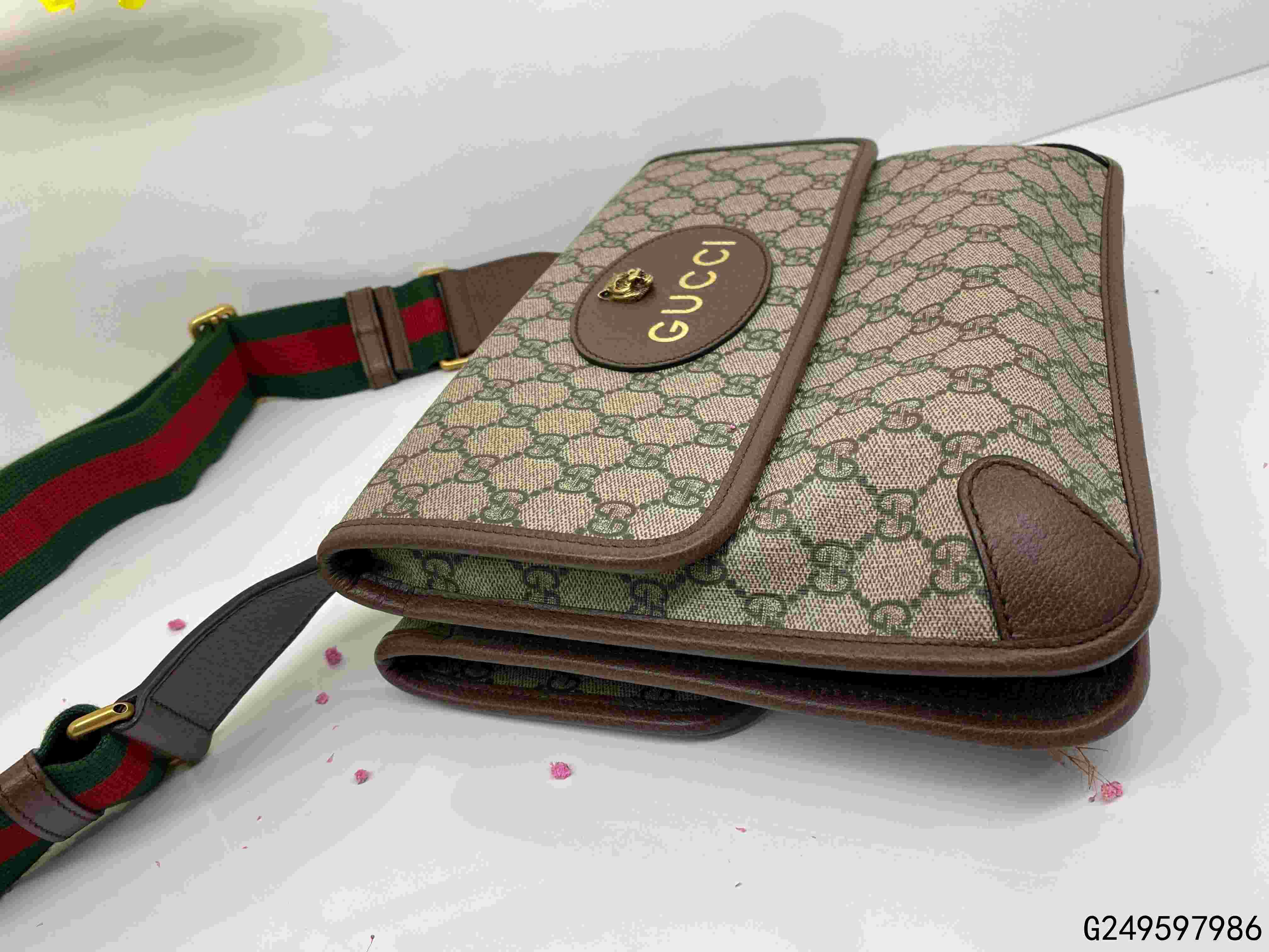 【二手98新】98新9月底刚出专柜gucci古驰双面虎头男士邮差包