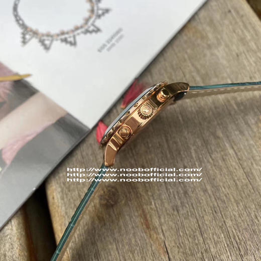 《下单备注颜色》支持专柜验货，原单货，SWAROVSKI【施华洛世奇】现货现货🔥Swarovski Octea的新作 绿水鬼水晶三眼 商品图0