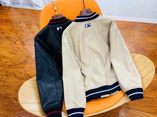 点此购买 MLB男女满印暗纹飞行夹克外套 青161009 商品图11