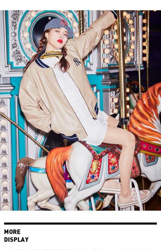 点此购买 MLB男女满印暗纹飞行夹克外套 青161009 商品图0