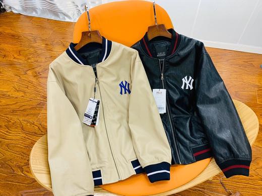 点此购买 MLB男女满印暗纹飞行夹克外套 青161009 商品图2