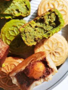  月饼里的各种馅儿做法，莲蓉馅、莲蓉蛋黄馅、白芸豆馅、抹茶馅、巧克力馅... 