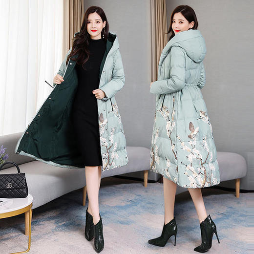 WZNH-HRYZ6917新款时尚气质修身百搭连帽中长款印花棉服 商品图3