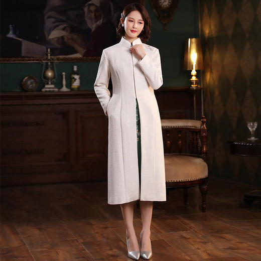 XGT-T2415古典百搭羊毛毛呢绣花长款旗袍外套 商品图3