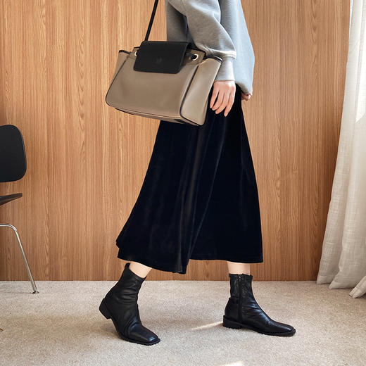 【气质瞬间UP】黑色金丝绒A字半身裙 轻熟气质 百搭中长款 高腰裙 商品图0