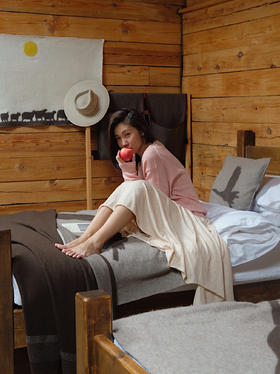 V-neck cashmere sweater