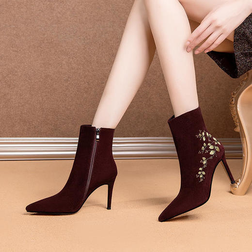 OLD-C3110秋冬季新款尖头羊皮绣花短靴 商品图2