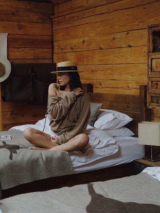 V-neck cashmere sweater 商品图5