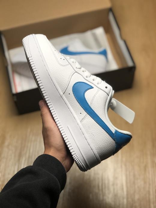 公司级硬质优质荔枝皮，内置全掌air sole气垫。耐克 Nike Air Force 1 Low 白蓝 空军一号低帮百搭休闲运动板鞋 商品图1