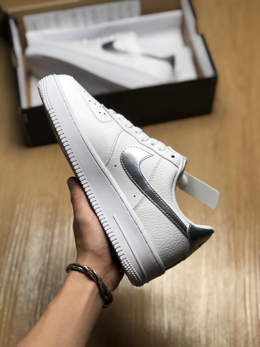 真标半码 耐克Nike AIR FORCE 1'07 空军一号 “蓝雾霾”低帮休闲板鞋 柔软、弹性十足 商品图1