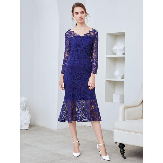 EITIE爱特爱秋季新款时尚气质V领蕾丝钩花收腰鱼尾包臀连衣裙C20075138 商品图1