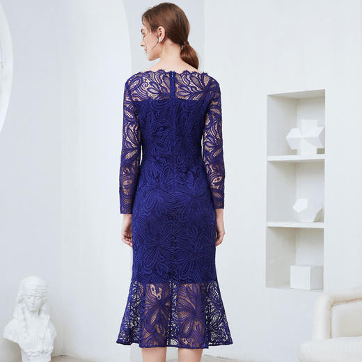 EITIE爱特爱秋季新款时尚气质V领蕾丝钩花收腰鱼尾包臀连衣裙C20075138 商品图4