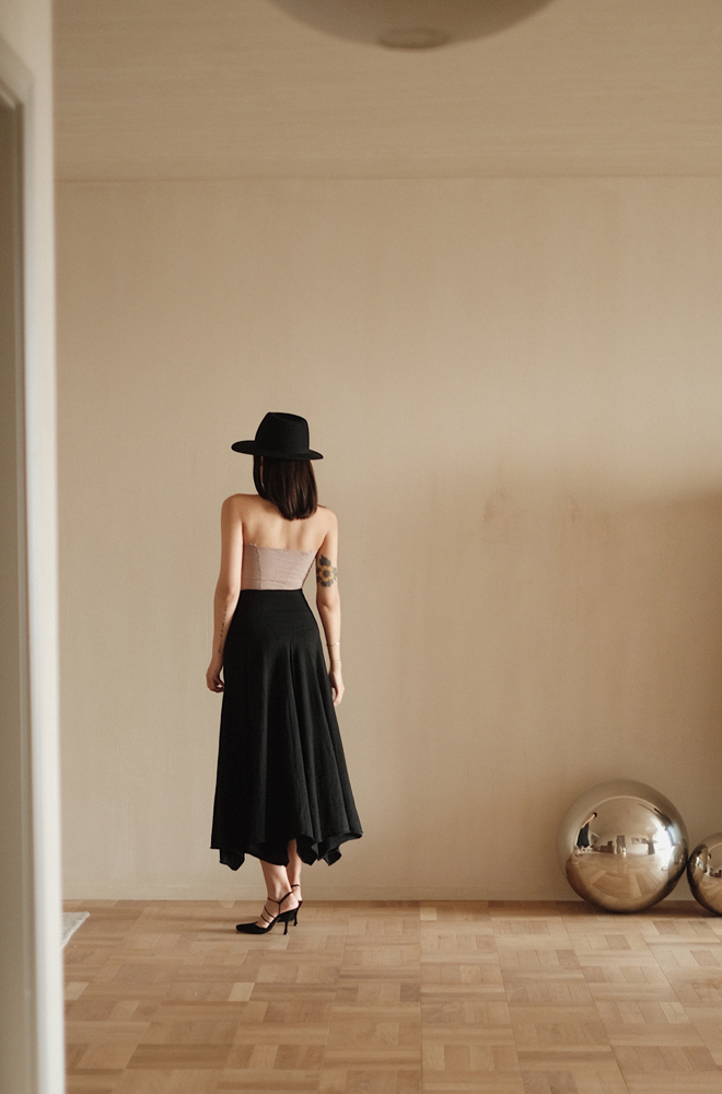 High-rise wool skirt