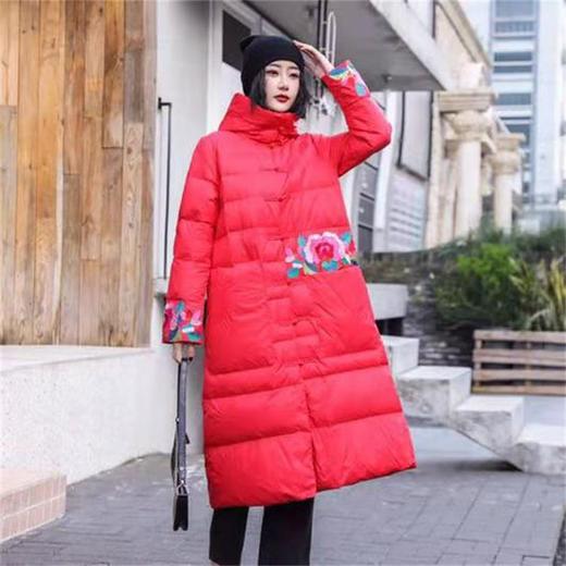 上海旗袍厂XJ-1911中国风冬季新款宽松大码百搭刺绣连帽羽绒服女长款过膝保暖外套 商品图2