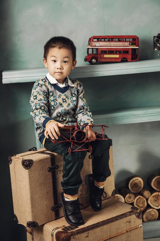 男童V领提花毛衫 商品图3