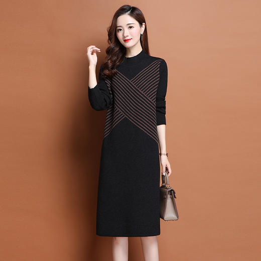 上海旗袍厂PY-60227   秋冬新款大码时尚宽松长袖条纹针织连衣裙中长款过膝打底裙 商品图5