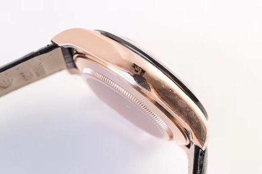 N劳li士黄金迪通拿V8最终版本m116518ln-0041，单独真正4130机芯，精钢镀厚金，黄金表壳。表壳厚度和zp一致，全部计时功能100% 实现， 使用了订制版KIF避震器。 商品图6