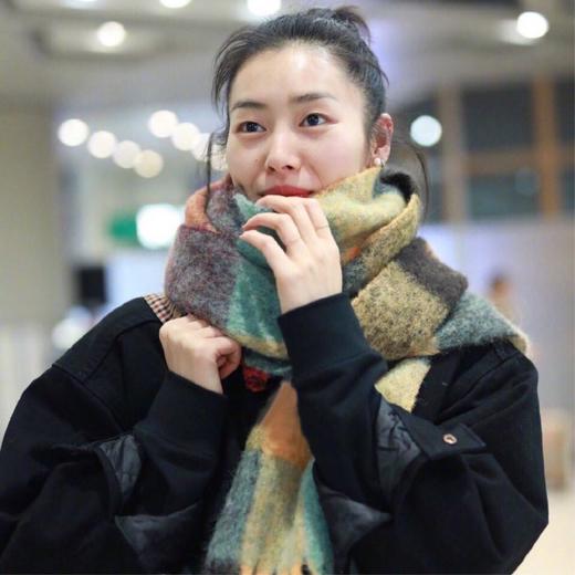 现货  Edgii秋冬新款拼色格子少女棉花糖澳洲羊毛围巾披肩柔软（正常地区包邮） 商品图4