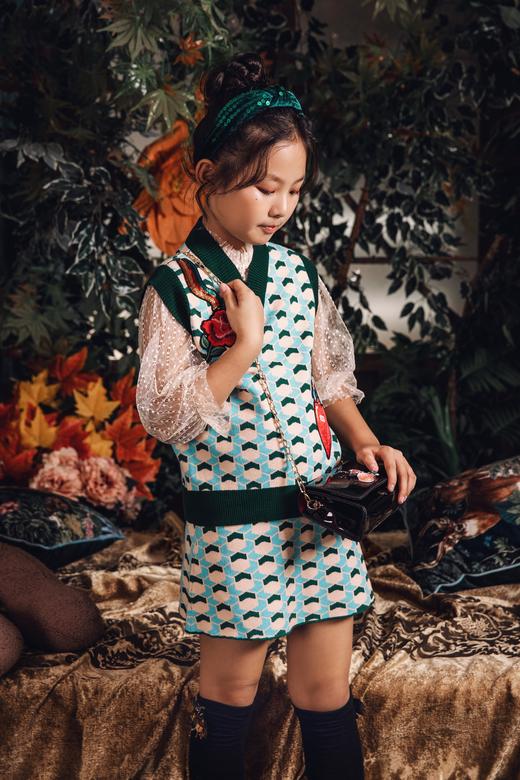 女童V领提花套装 商品图5