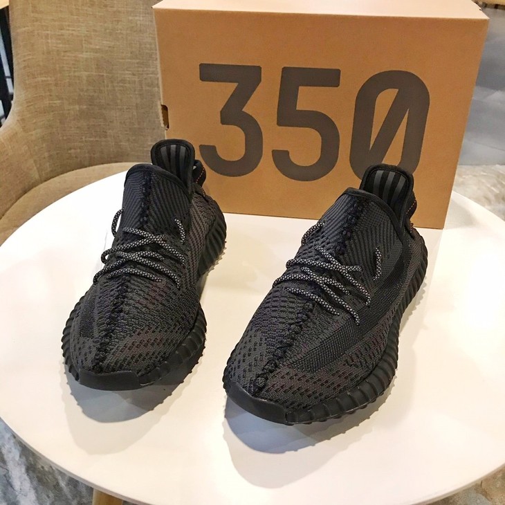点此购买 yeezy阿迪男女款黑天使椰子鞋 前161866