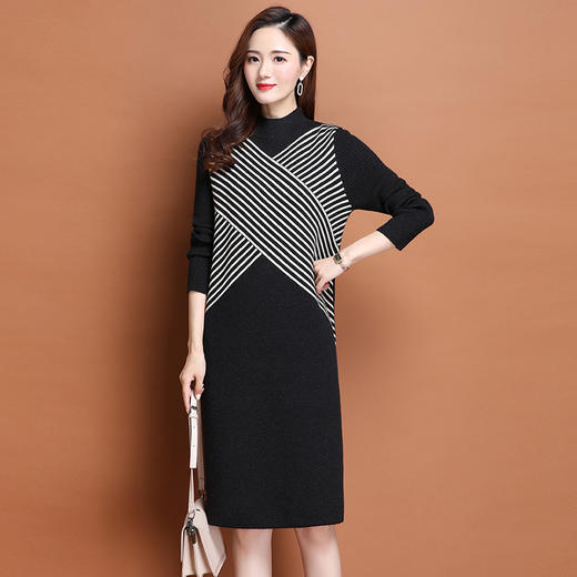 上海旗袍厂PY-60227   秋冬新款大码时尚宽松长袖条纹针织连衣裙中长款过膝打底裙 商品图3