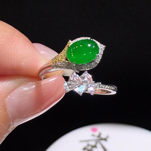 【满绿蛋面戒指】翡翠蛋面戒指 冰种阳绿色,满绿,料子水润通透,种老起