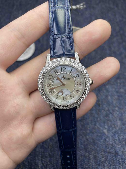 亲民版 积家 Dazzling Rendez-Vous Night & Day 约会系列月相显示珠宝腕表。本款腕表的每一个设计细节均彰显奢华大气与精准考究 商品图1