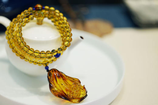 莲年有鱼·墨西哥红蓝珀莲蓬吊坠 商品图0