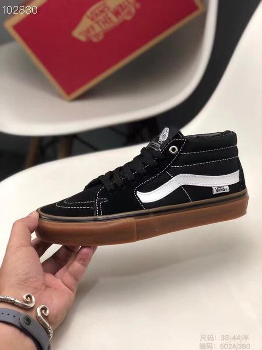 Vans SK8-Mid Black/White 黑生胶色 职业滑板鞋 中帮男女鞋情侣款 釆用环保胶料+帆布+麂皮材质纯手工制作 商品图2