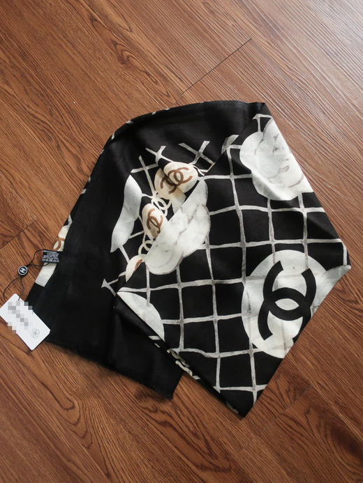 经典之作！山茶花羊绒围巾 110*200cm 商品图5