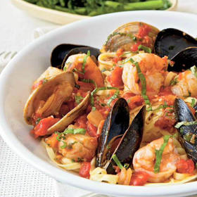 Spicy Seafood Salad 鲜辣海鲜茄汁斜管面