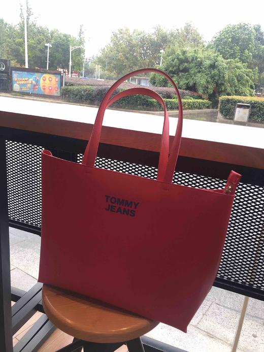 Tommy jeans 红色女款时尚休闲托特包 商品图4