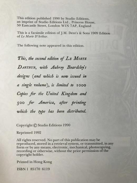 比亚兹莱经典插图 马洛礼《亚瑟王之死》（1992） 精装大16开带书匣 商品图4