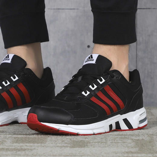 阿迪达斯男女运动鞋2020秋季新款缓震休闲鞋透气跑步鞋fw9996