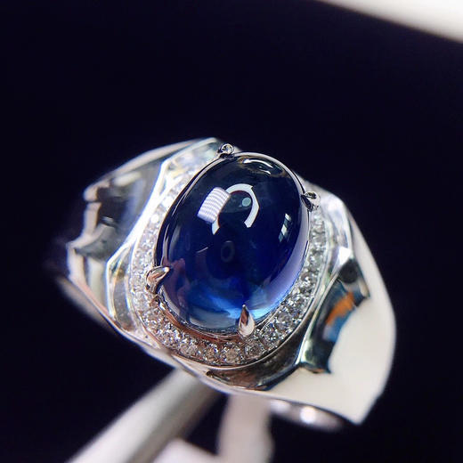 【素面蓝宝石男戒】18k金镶嵌钻石 主石:4.5克拉 钻石:28颗 总重:6.