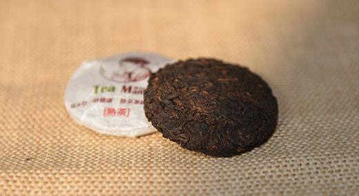 【老茶开仓专享】澜沧古茶2014年茶妈妈孔雀紫芽茶（三年陈醇）普洱茶熟茶迷你小茶饼66g/瓶 商品图1