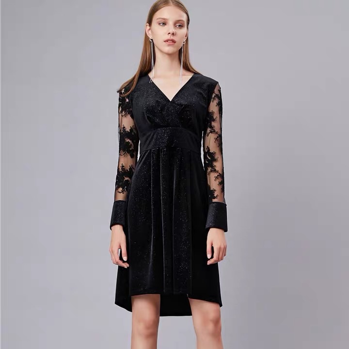 黑色进口蕾丝拼接高腰满天星丝绒针织连衣裙