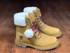 Timberland 续冰淇淋少女风格热卖款 再现添柏岚限量款shearling 蝴蝶毛球款 商品缩略图1