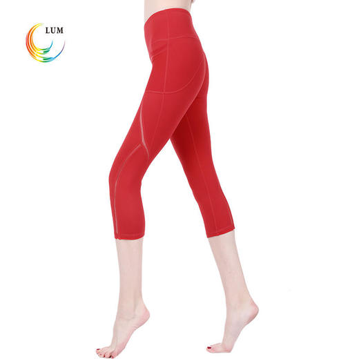 LUM79133露檬锦纶瑜伽七分裤 商品图3