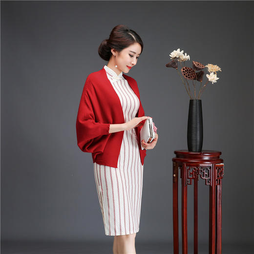 DAS-搭配旗袍披肩外套女春秋短款蝙蝠衫复古宽松斗篷 商品图0