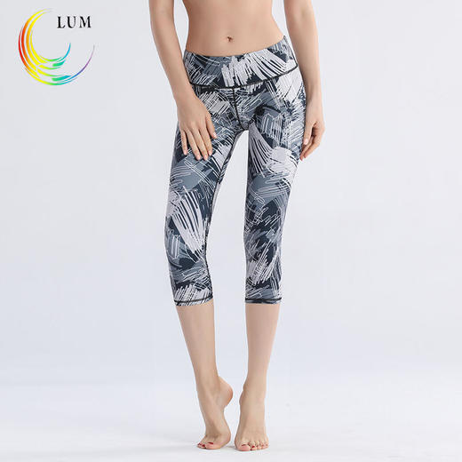 LUM79211露檬瑜伽新款印花瑜伽七分裤 商品图4