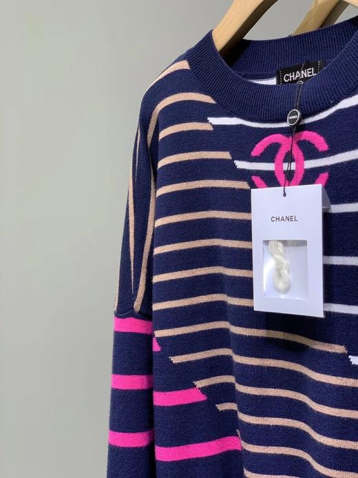 点此购买 香奈儿女款条纹撞色羊毛针织衫 十一162644 商品图10