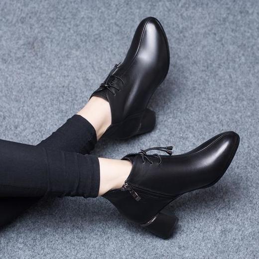 LN5844新款时尚气质圆头短粗跟马丁靴 商品图1