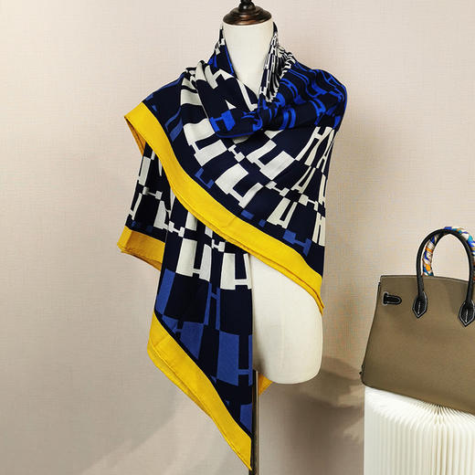 羊绒大方巾 30%真丝70%羊绒 140*140超大方巾 商品图10