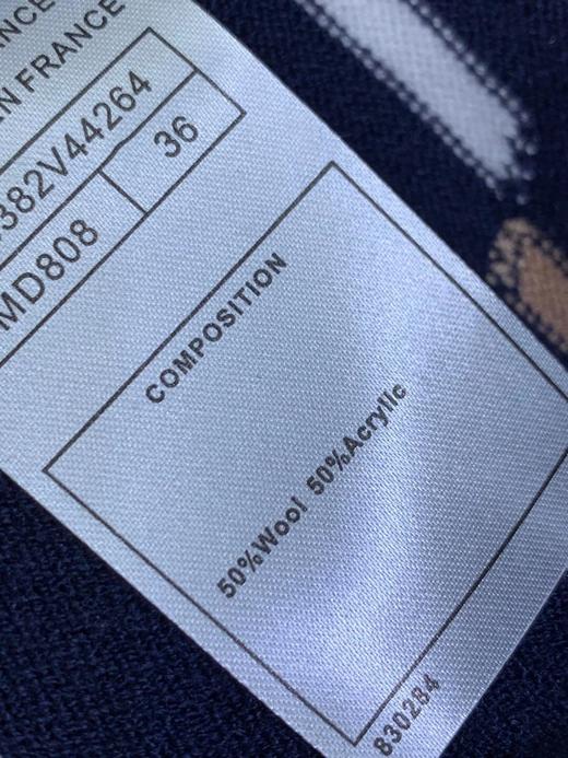 点此购买 香奈儿女款条纹撞色羊毛针织衫 十一162644 商品图13