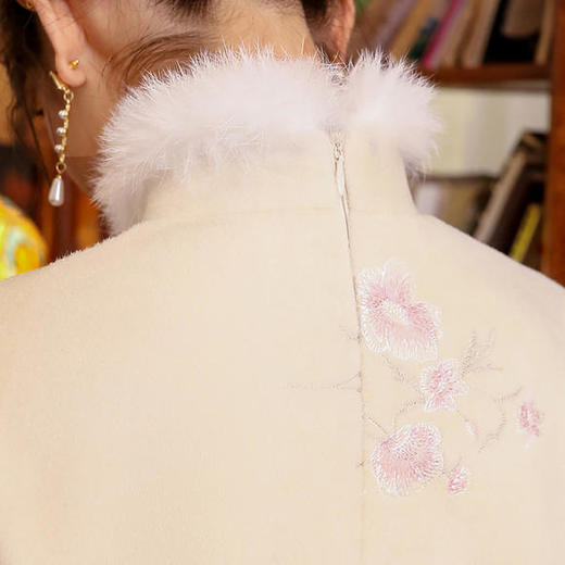 AQX-35秋冬新款时尚改良加厚绣花长袖旗袍 商品图2