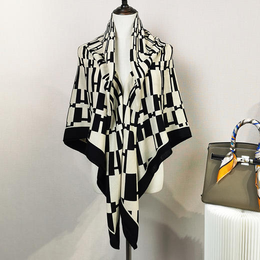 羊绒大方巾 30%真丝70%羊绒 140*140超大方巾 商品图8