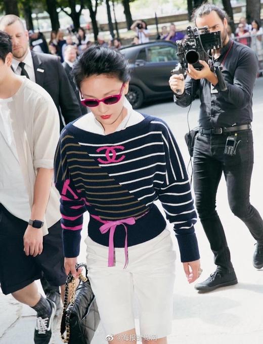 点此购买 香奈儿女款条纹撞色羊毛针织衫 十一162644 商品图3