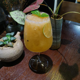 百香果蜜桃冰茶