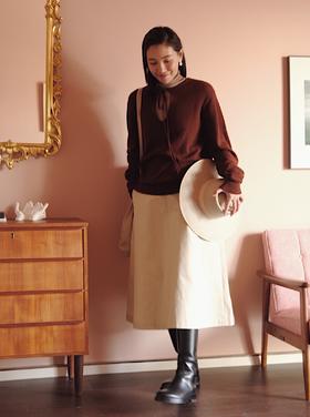 V-neck cashmere sweater